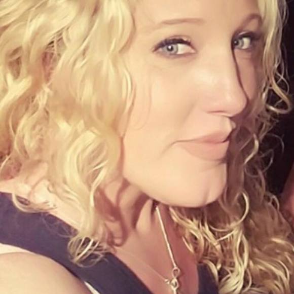 Meet your Posher, Melissa - Picture 1 of 1